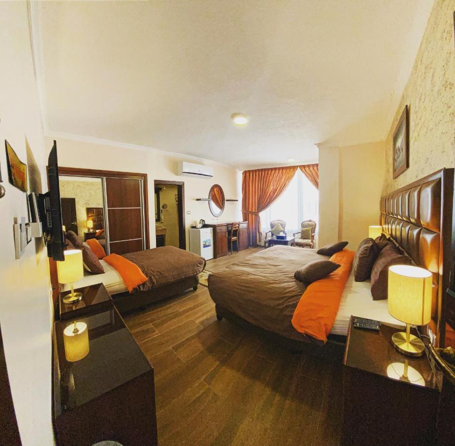 Anbat Midtown Hotel ワディ・ムーサ エクステリア 写真