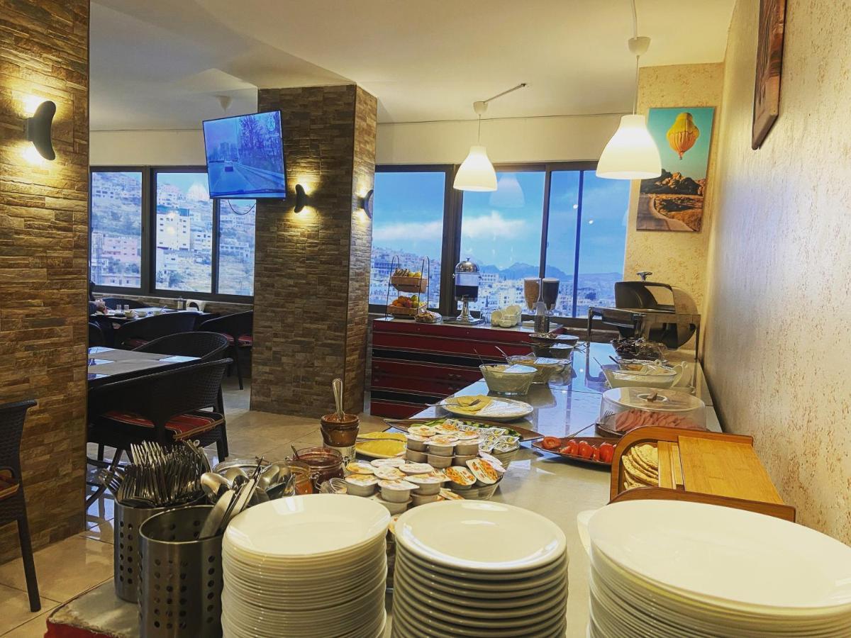 Anbat Midtown Hotel ワディ・ムーサ エクステリア 写真