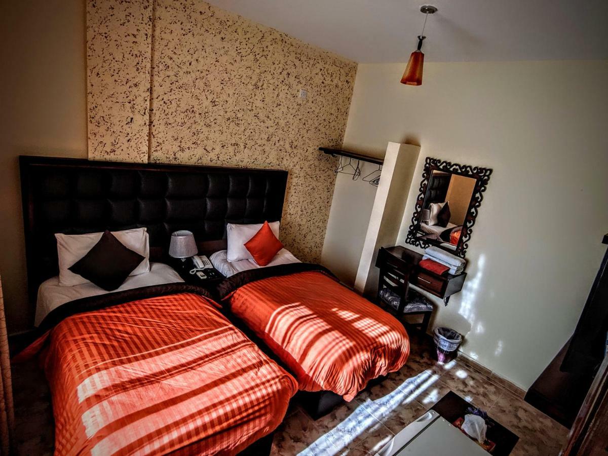 Anbat Midtown Hotel ワディ・ムーサ エクステリア 写真